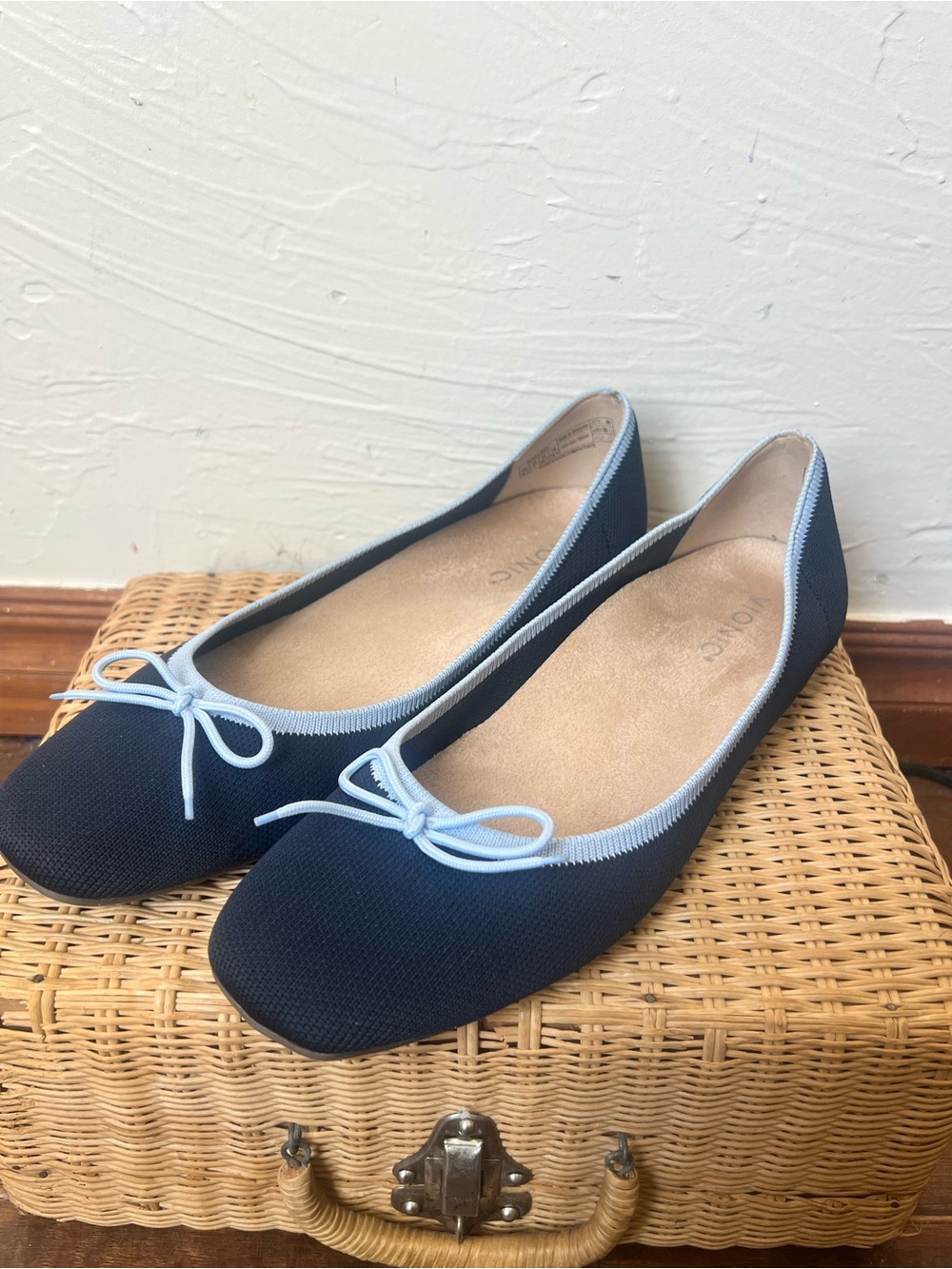 Vionic Klara Navy Blue Ballet Flats with Light Blue Trim size 9.5
